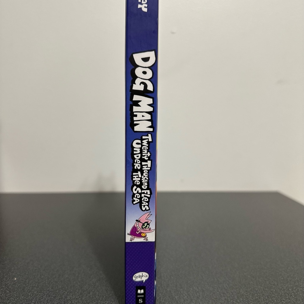 Dog Man 11: Twenty Thousand Fleas Under the Sea (the ... by Pilkey, Dav Hardback - Picture 3 of 7